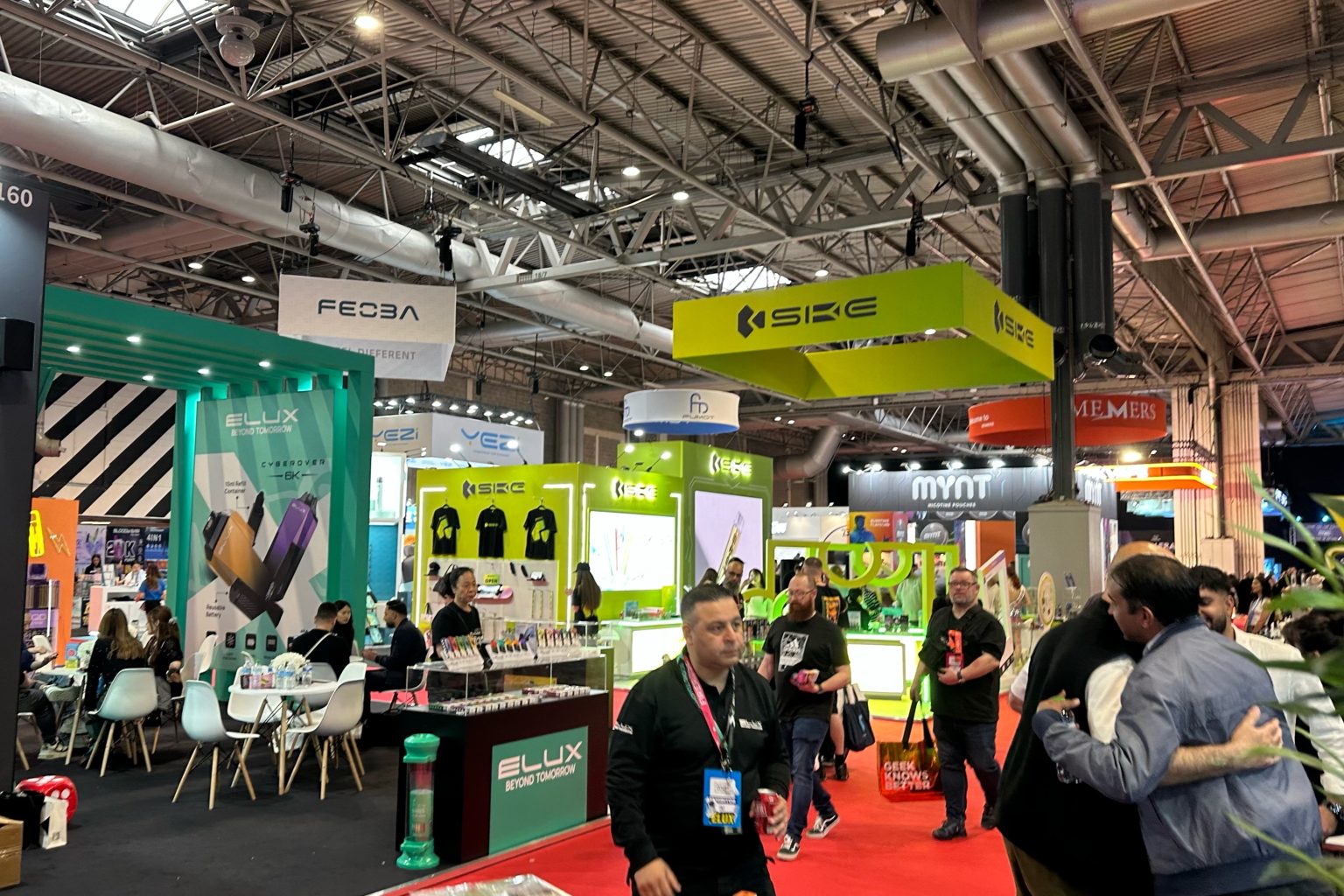 Vaper Expo UK SKE and elux booths